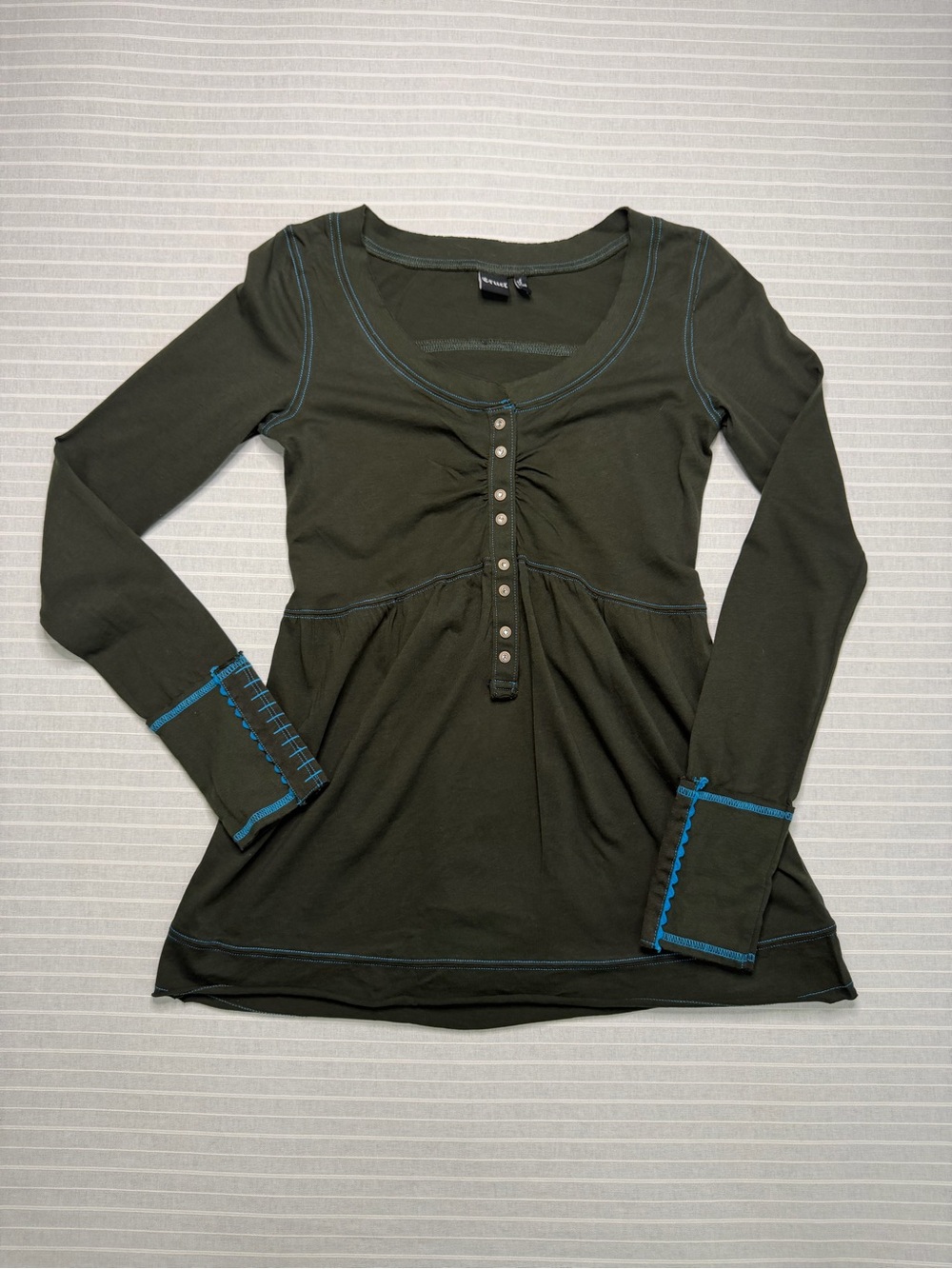 🍂 Cruel Olive Green Henley Babydoll Top – Size Small